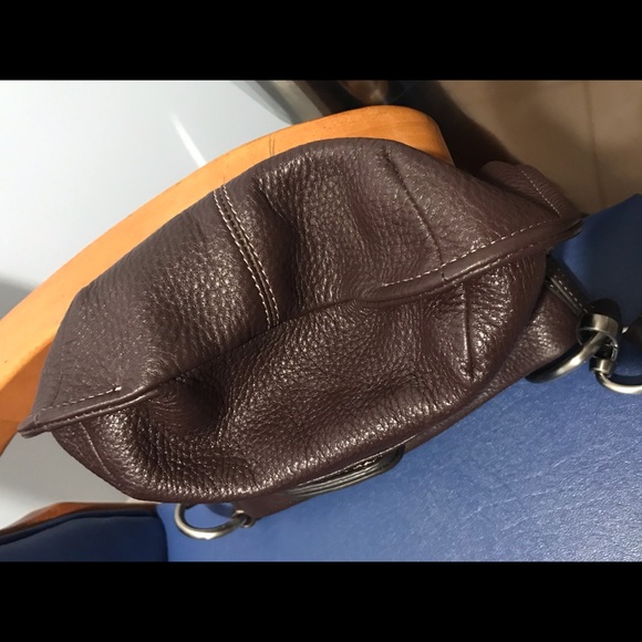 B. Makowsky Westbourne brown leather crossbody bag - Picture 12 of 16